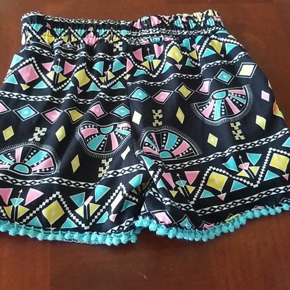 Shorts - Picture 3 of 3